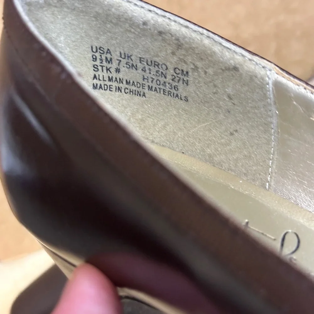 Soft Style Pumps Women 9.5 Brown Button Trim Block Heel H70436 Excellent